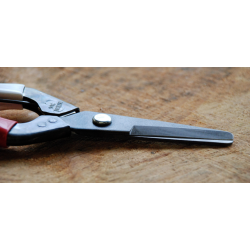 Pruning shears Okatsune 306 with rounded blades