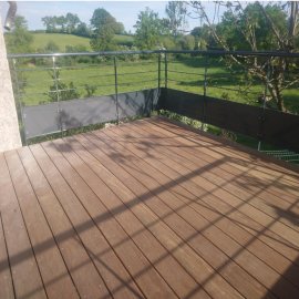 Terraza de metal / madera